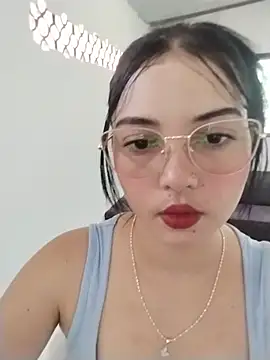 Snapshot of veleria_allurin chatting on July 15, 2026, 6:48 pm veleria allurin online show from July 15, 2026, 6:48 pm