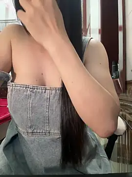 Mymy miu online show from May 18, 2026, 5:02 am