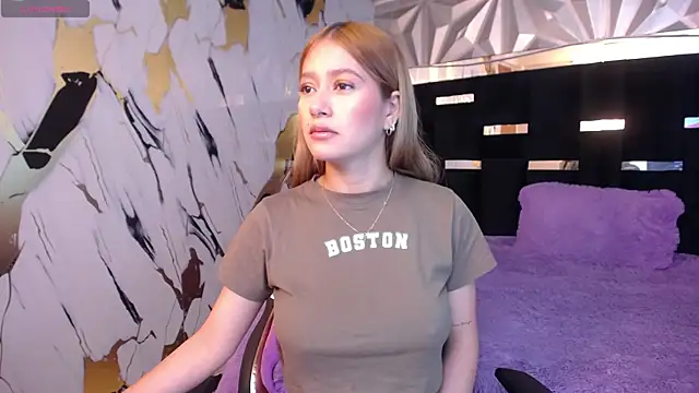 Daniela-hill online show from April 21, 2026, 3:24 am