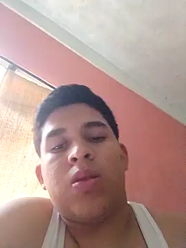 alee28728 online show from April 9, 2026, 7:42 pm