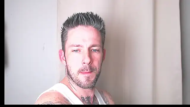 SkylarrGrey online show from April 5, 2026, 10:33 am