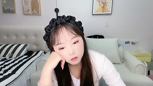 shuangshuang3 online show from July 6, 2026, 3:25 pm