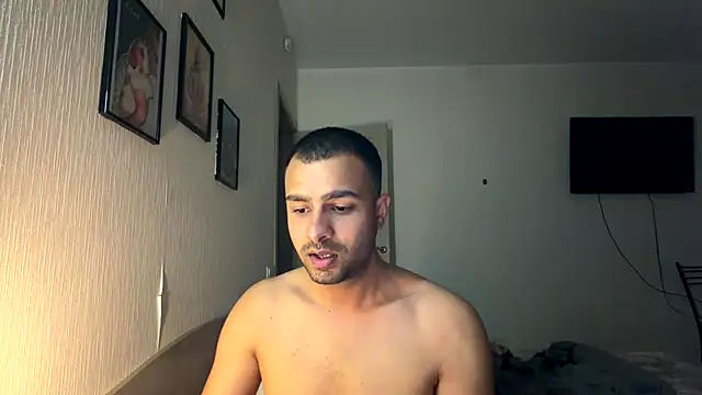Snapshot of Daniel_ice chatting on July 15, 2026, 6:37 pm Daniel ice online show from July 15, 2026, 6:37 pm