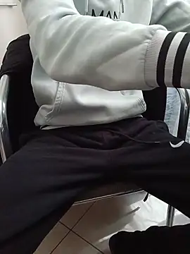 Skinboy06 online show from April 2, 2026, 10:33 am