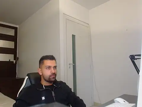 BryceReign online show from April 18, 2026, 4:26 am