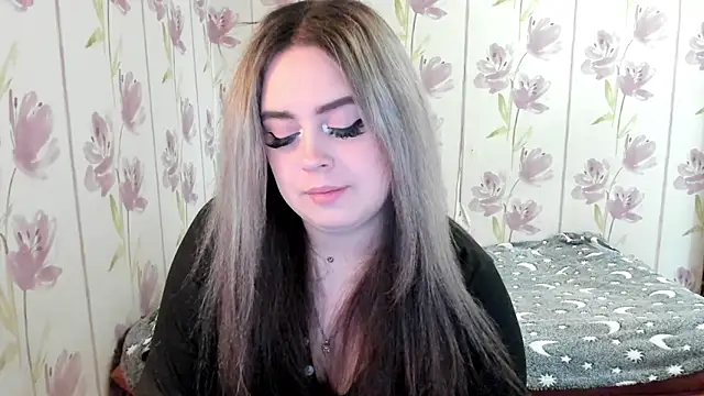 Agathameoww online show from April 15, 2026, 9:48 am