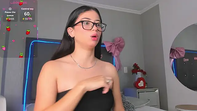 mia gomez7 online show from March 31, 2026, 1:02 pm