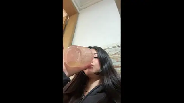 mia gomez7 online show from April 15, 2026, 9:04 pm