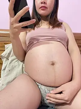  Love-Anna  online show from April 7, 2026, 8:21 pm