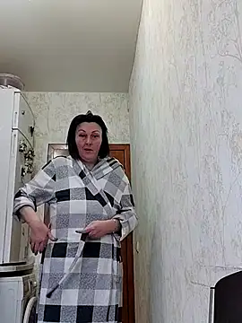 HelgaDennis online show from April 9, 2026, 7:14 am