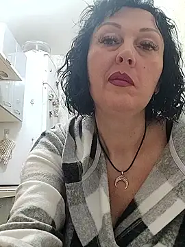 HelgaDennis online show from April 6, 2026, 3:02 am