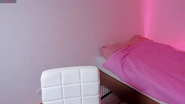 Naomi Rosy online show from April 5, 2026, 5:30 pm