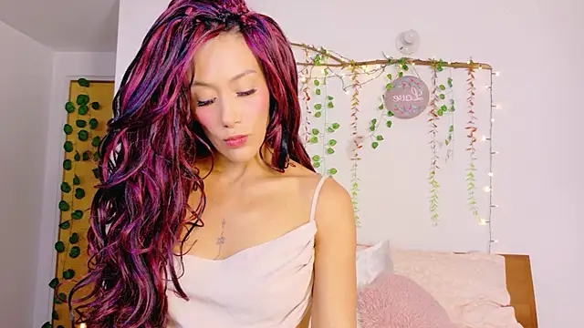 Ajua  Uva online show from April 10, 2026, 12:17 am