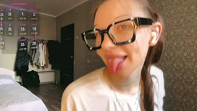 honeywander online show from March 28, 2026, 3:29 am