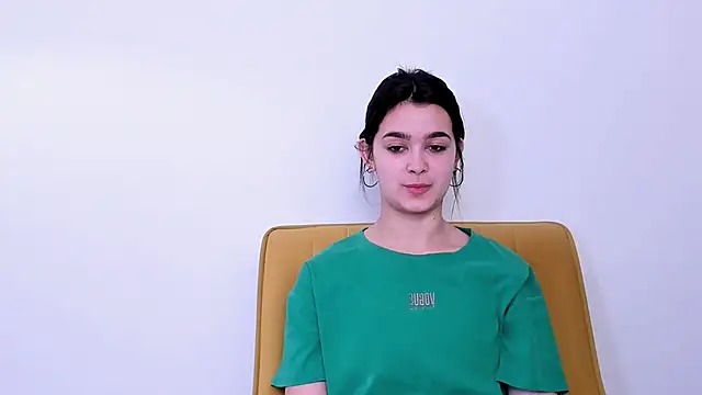 LuciKardos online show from March 21, 2026, 8:04 am