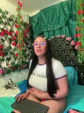 CristalZafiro online show from March 30, 2026, 3:02 pm