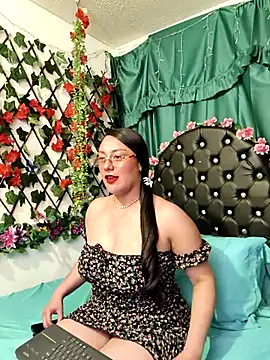 CristalZafiro online show from April 1, 2026, 3:09 pm