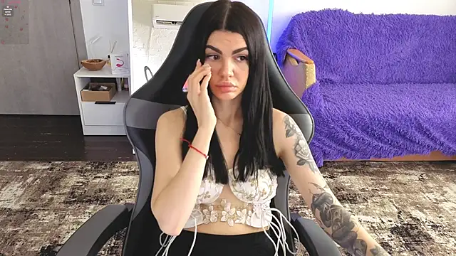 AnacondaOnn online show from April 2, 2026, 6:20 am