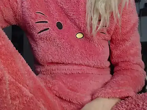 MessyQueen online show from March 24, 2026, 10:21 pm