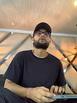 KyleJoss30 online show from March 26, 2026, 9:24 pm