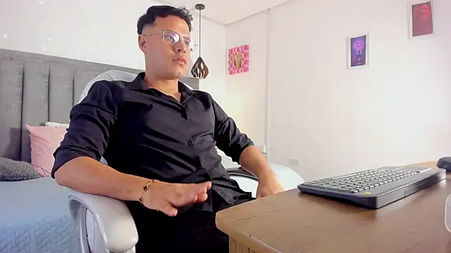 Liam ruse online show from March 21, 2026, 8:13 pm