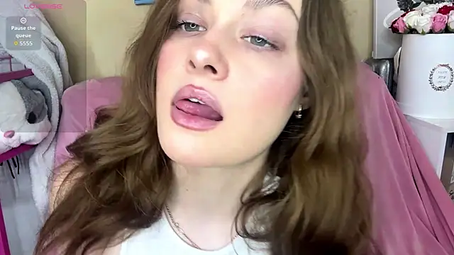 AvroraDisney online show from April 11, 2026, 5:27 pm