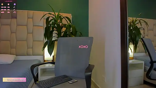 Anastasia leeh online show from April 16, 2026, 7:14 pm