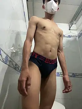 Nguyencuong1999 online show from April 4, 2026, 5:41 pm