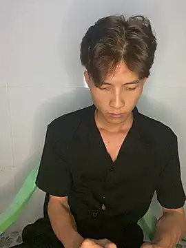 Nguyencuong1999 online show from May 19, 2026, 6:31 am
