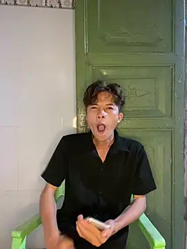 Nguyencuong1999 online show from May 18, 2026, 10:14 pm