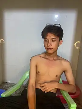 Nguyencuong1999 online show from May 27, 2026, 3:19 pm