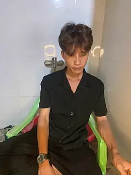 Nguyencuong1999 online show from May 28, 2026, 8:22 am