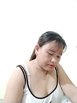 Moubie1 online show from April 14, 2026, 1:49 pm