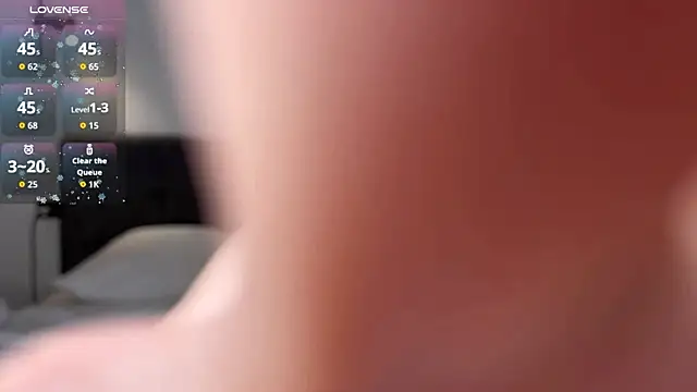 EmyinPoland online show from April 17, 2026, 6:49 am