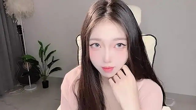 Yukiy8877 online show from April 6, 2026, 10:00 pm