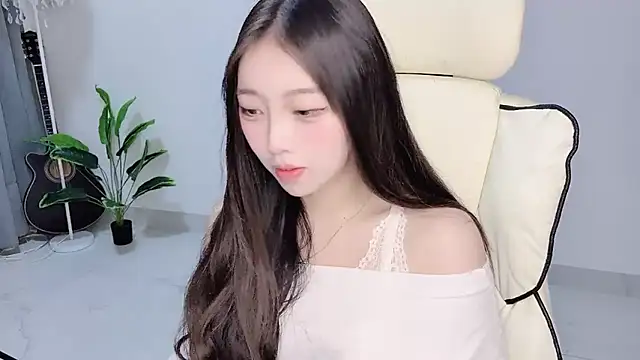 Yukiy8877 online show from April 11, 2026, 11:25 am