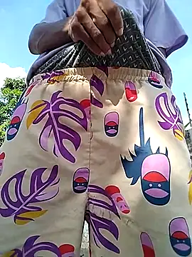 spittermasterpig1 online show from March 29, 2026, 8:43 pm