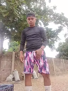 HOTRAINYGOLDEN online show from March 30, 2026, 12:06 pm