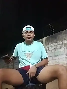 HOTRAINYGOLDEN online show from March 24, 2026, 11:38 pm