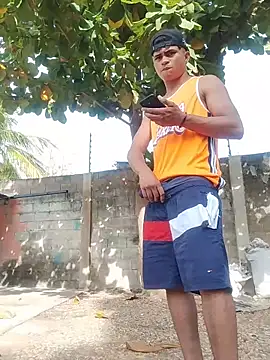 HOTRAINYGOLDEN online show from April 7, 2026, 12:40 pm