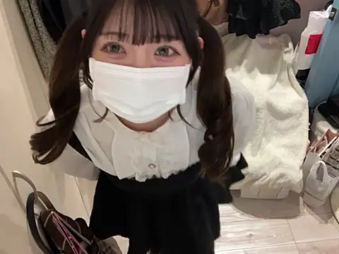 y-u-r-a-33 online show from April 7, 2026, 7:43 am