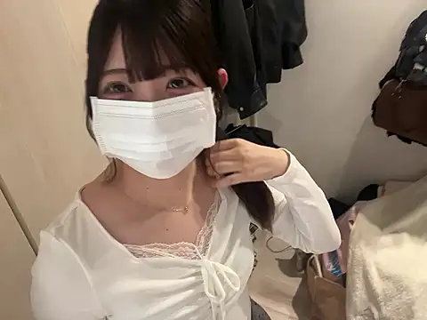 y-u-r-a-33 online show from April 20, 2026, 7:44 am