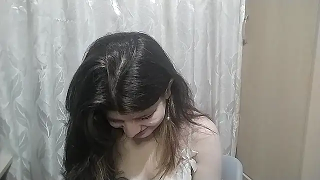 Eva Ange online show from April 10, 2026, 4:47 pm