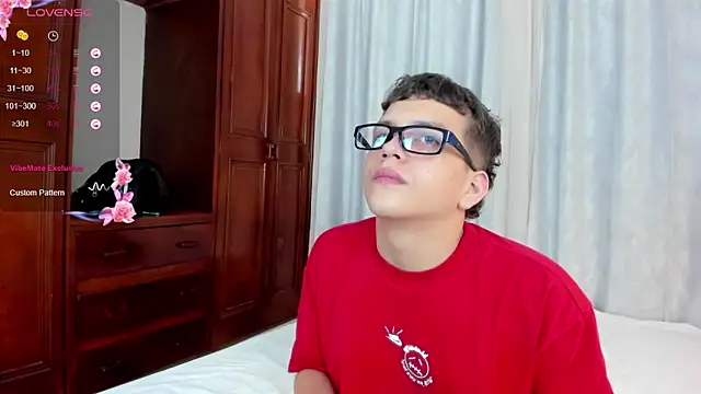 dennis hills online show from April 10, 2026, 7:21 pm