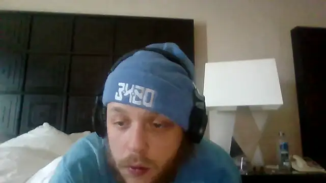 alejandro69420 online show from April 3, 2026, 3:18 pm