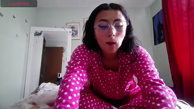 Khalessy j online show from April 17, 2026, 8:11 pm