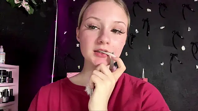 LiziSweet online show from March 25, 2026, 11:25 pm