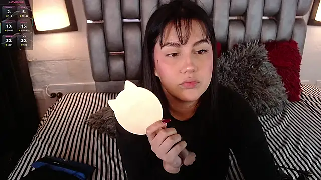 Sofiia Vega  online show from April 4, 2026, 1:17 pm