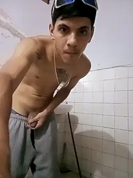 Hotsmale online show from April 5, 2026, 4:46 pm