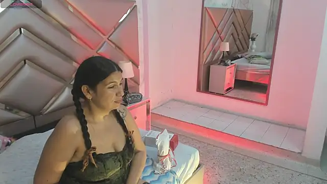 Snapshot of DianaSheren chatting on June 24, 2026, 8:06 pm DianaSheren online show from June 24, 2026, 8:06 pm